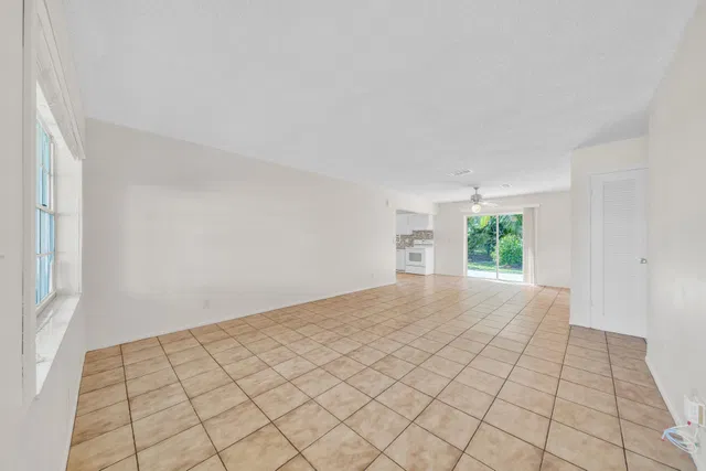Residence photo 4
