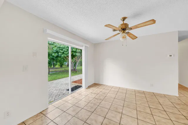Residence photo 17