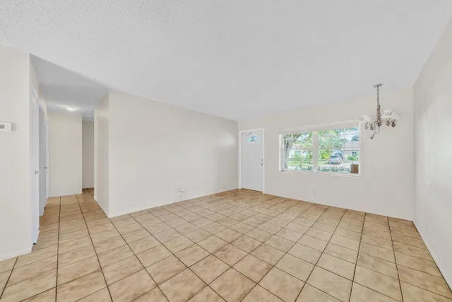 Residence photo 19