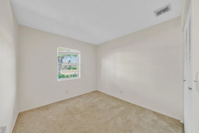 Residence photo 27