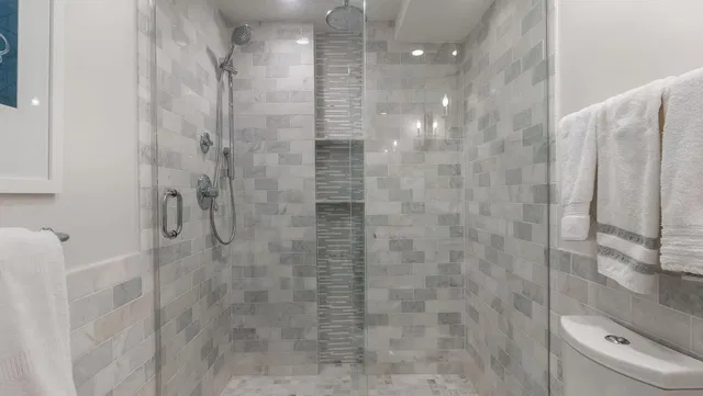 Unit 401 photo 22