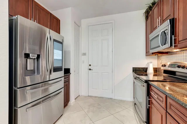 Residence photo 11