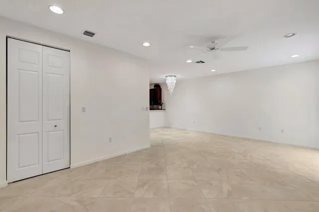 Residence photo 22