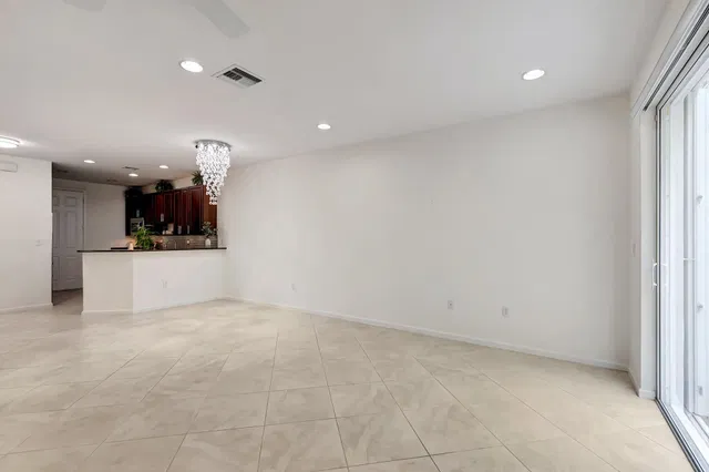 Residence photo 24