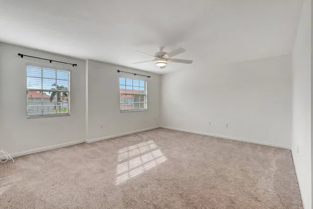 Residence photo 42