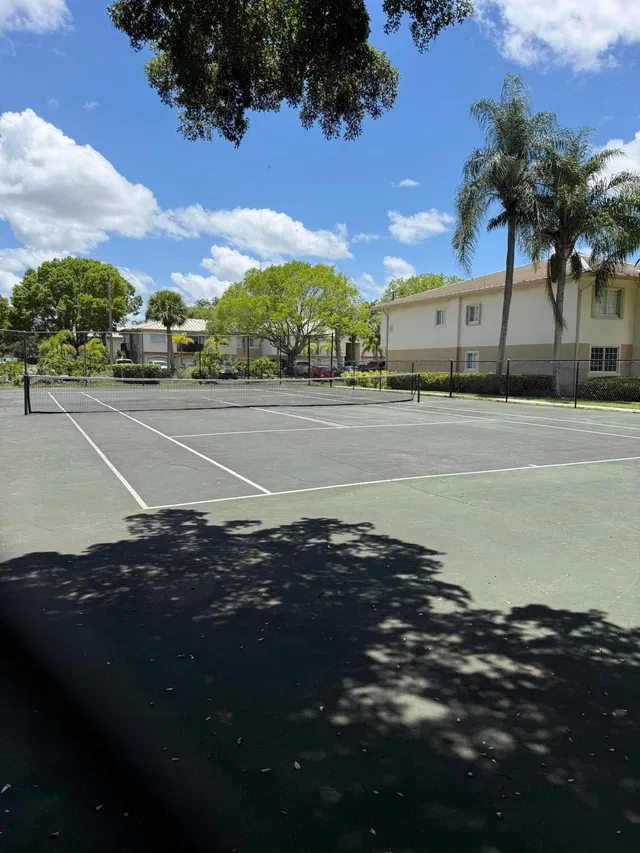Unit 1112 photo 19