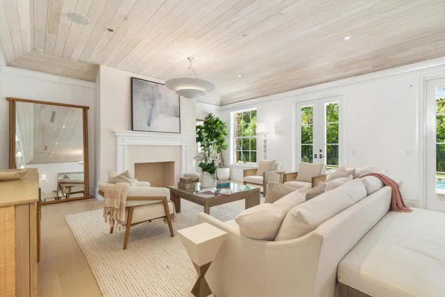 SoSo West Palm Beach Residence photo 2