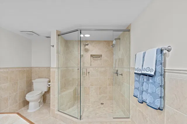 Unit B303 photo 30
