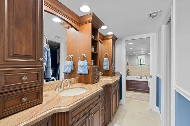 Unit B303 photo 31