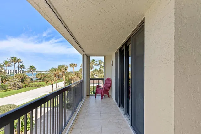 Unit B303 photo 38