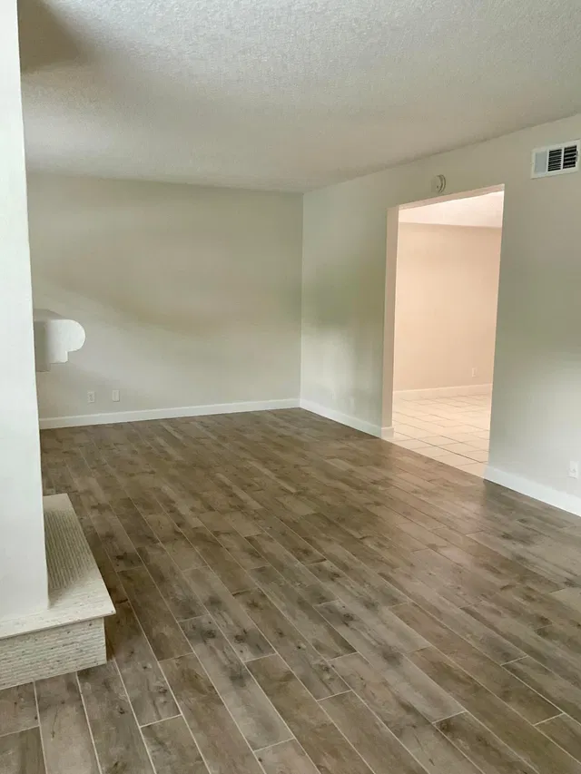 Flamingo Park Unit 1E photo 3
