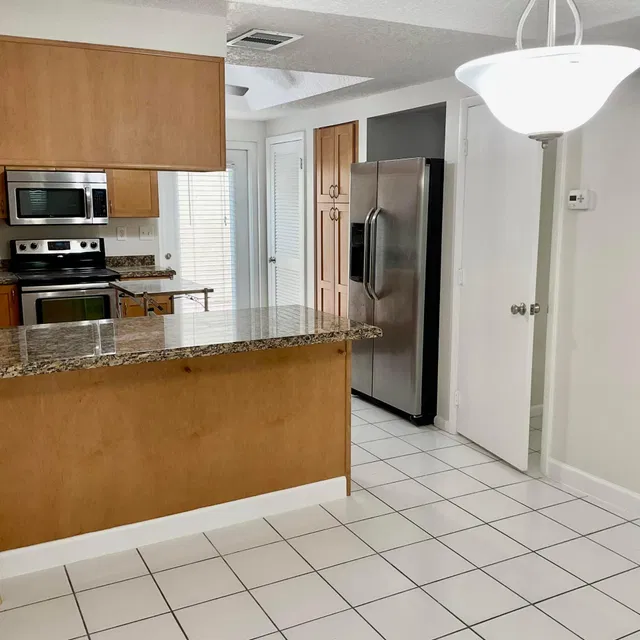 Flamingo Park Unit 1E photo 7