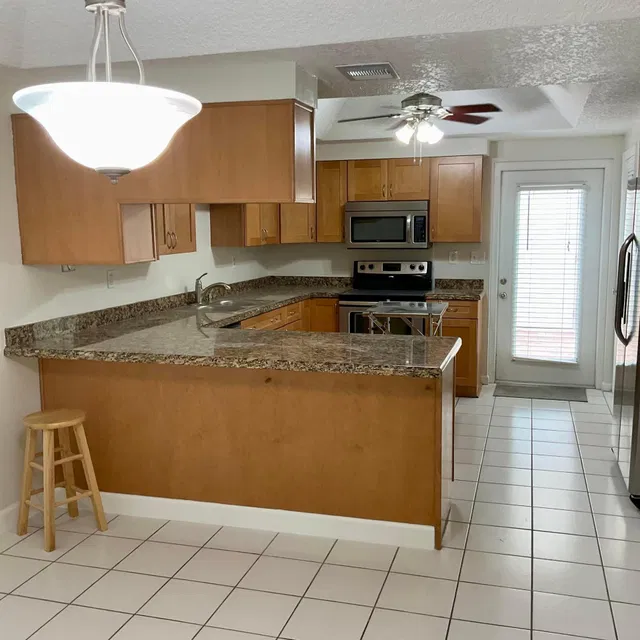 Flamingo Park Unit 1E photo 8