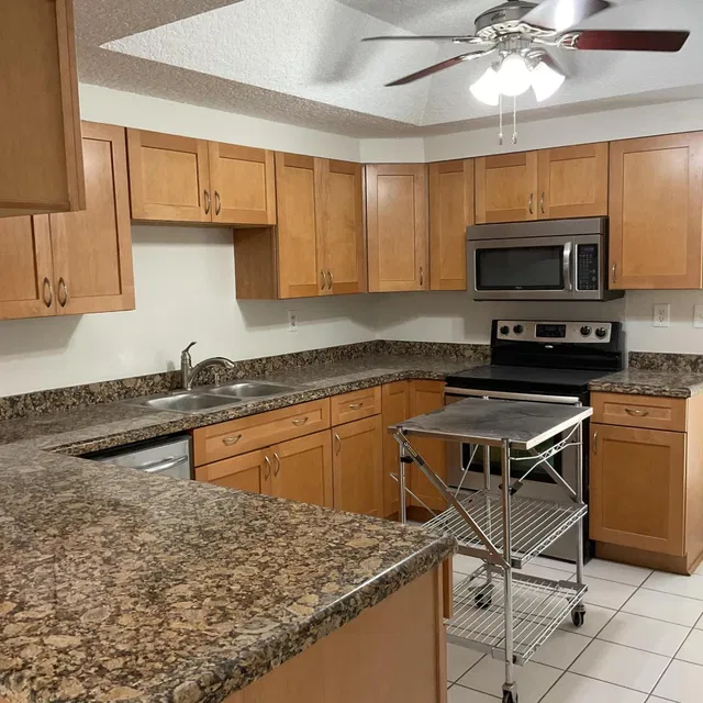 Flamingo Park Unit 1E photo 9