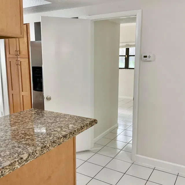 Flamingo Park Unit 1E photo 10