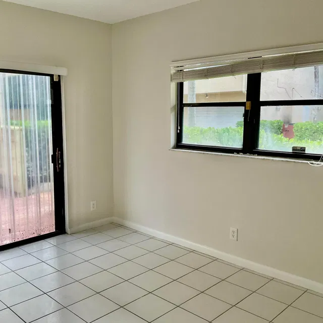 Flamingo Park Unit 1E photo 12
