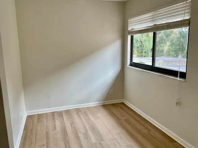 Flamingo Park Unit 1E photo 16
