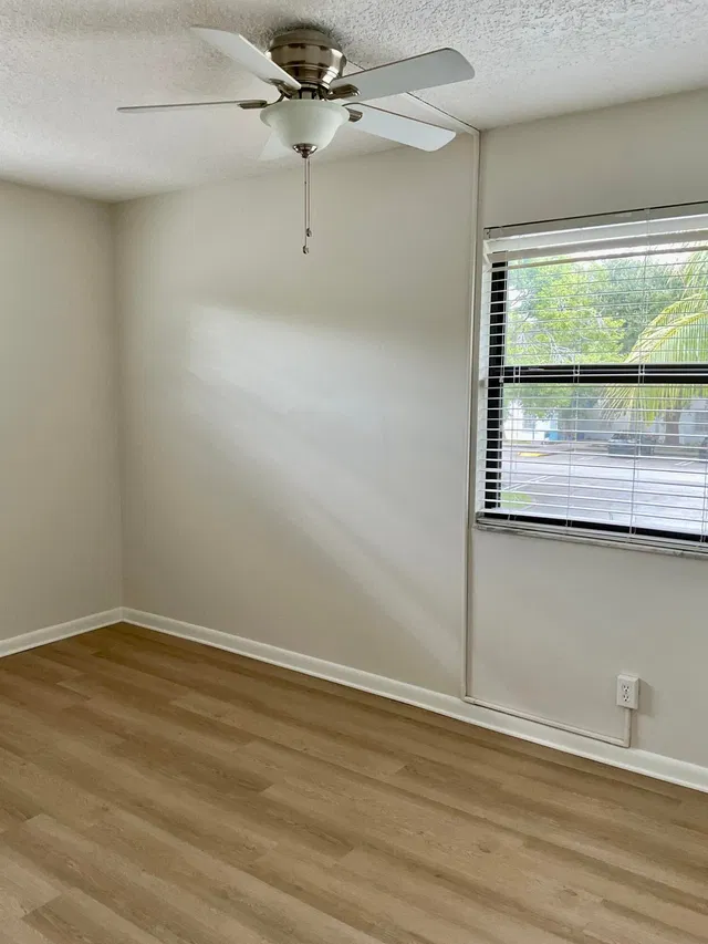 Flamingo Park Unit 1E photo 23
