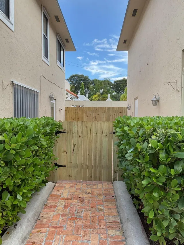 Flamingo Park Unit 1E photo 29