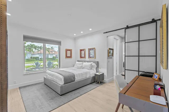 Residence photo 30