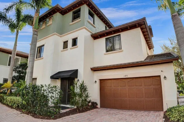 Residence photo 2