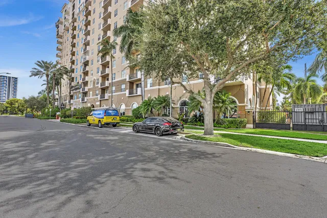 The Montecito Unit 213 photo 33