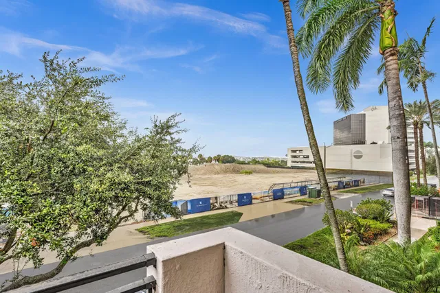 The Montecito Unit 213 photo 36