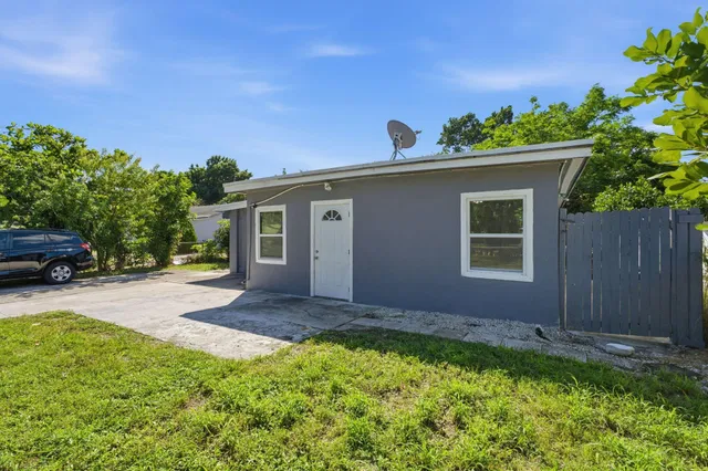 Residence photo 2