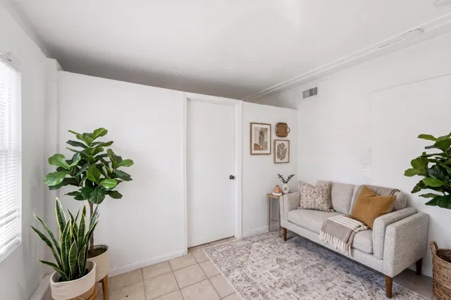 Residence photo 18