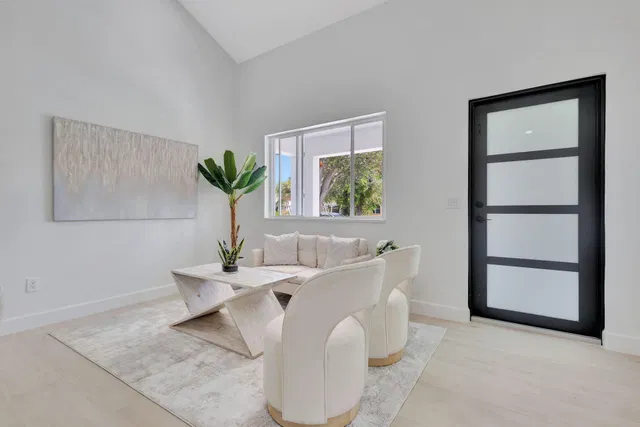 SoSo West Palm Beach Residence photo 2