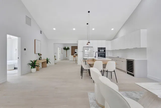 SoSo West Palm Beach Residence photo 5