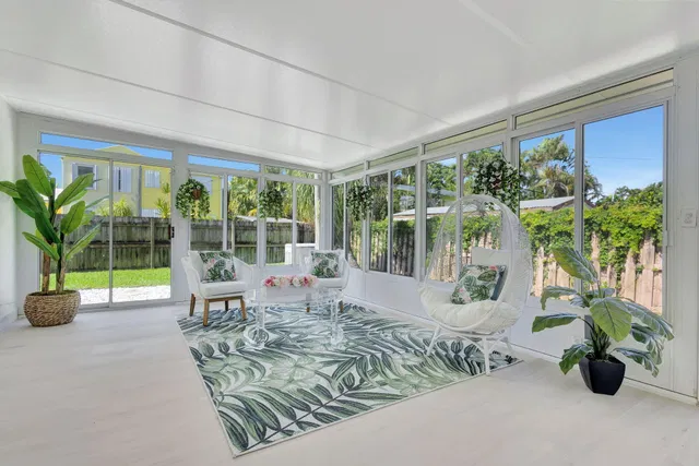 SoSo West Palm Beach Residence photo 30