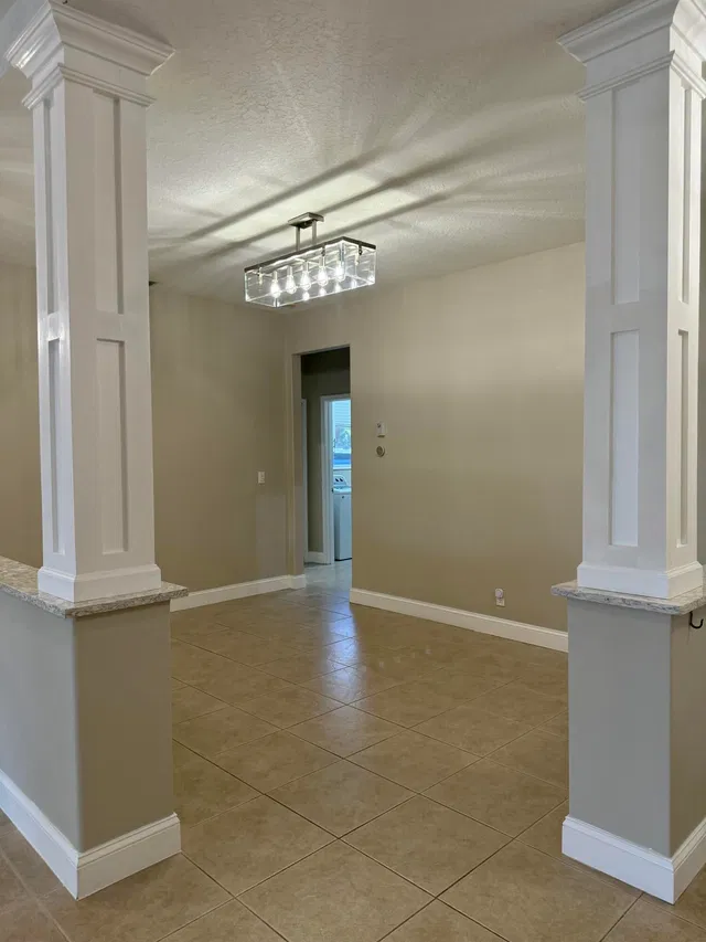 Residence photo 5