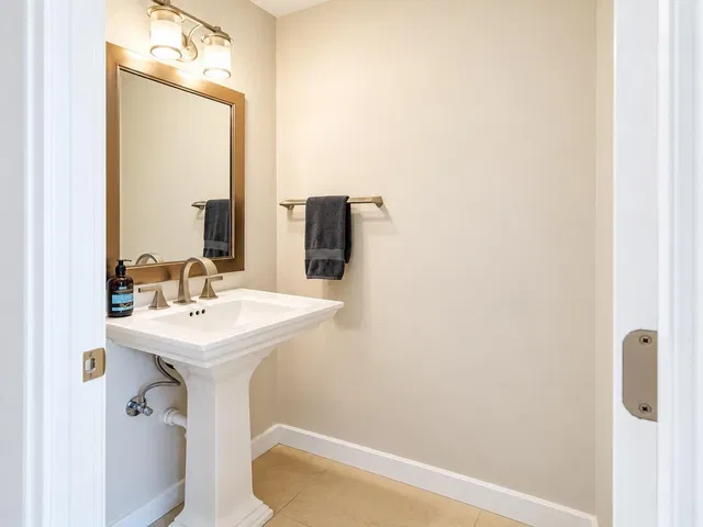 Residence photo 4