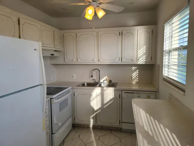  Residence photo 4