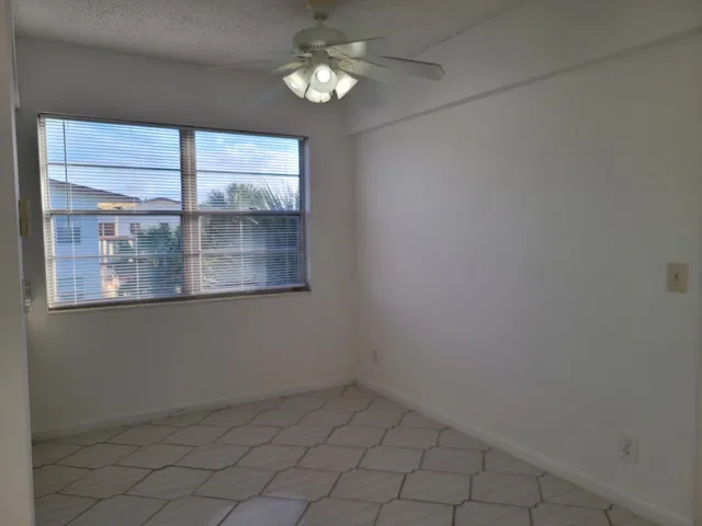 Residence photo 5
