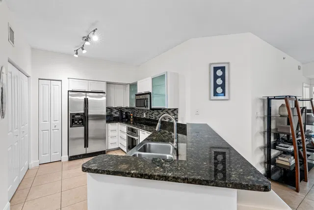 The Astor Unit 214 photo 10