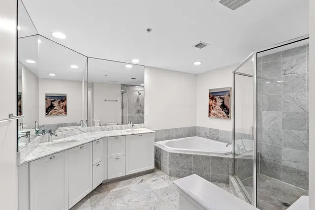 The Astor Unit 214 photo 15
