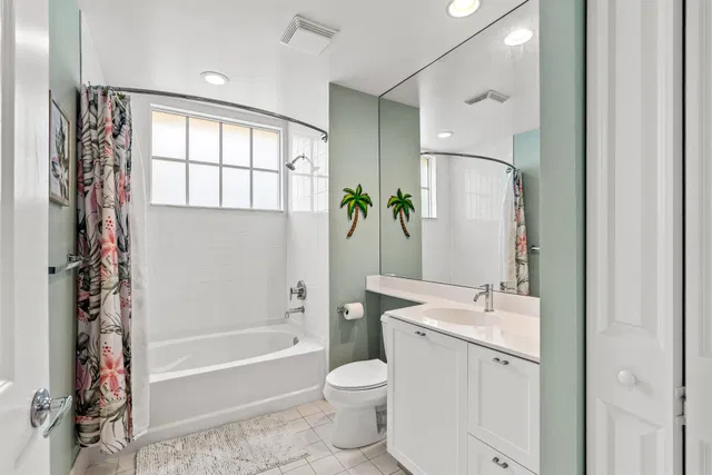 The Astor Unit 214 photo 20