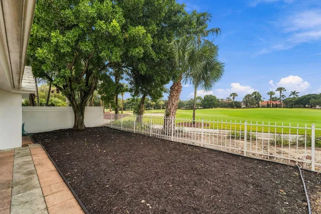 Residence photo 39