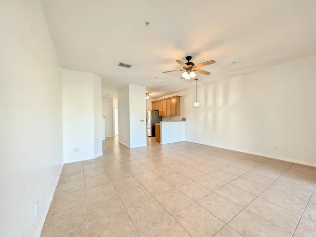 Unit 157 photo 4