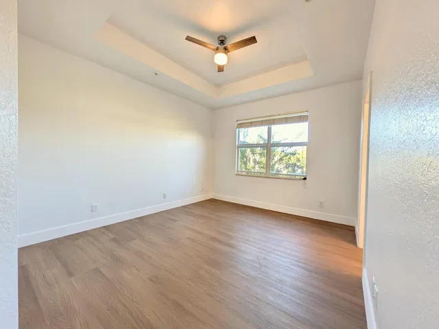 Unit 157 photo 12