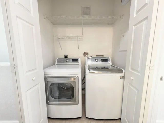 Unit 157 photo 18