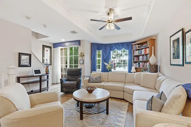 Residence photo 2