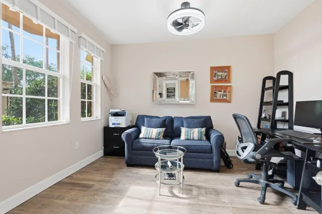 Residence photo 37