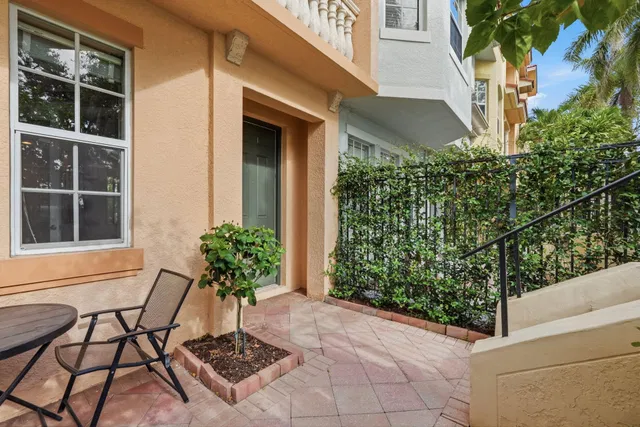 Residence photo 48
