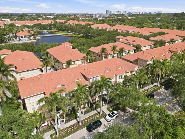Residence photo 62
