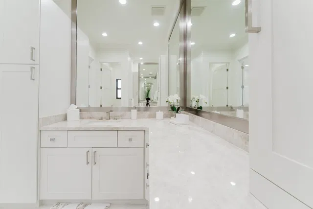 Boca Harbour Residence photo 29