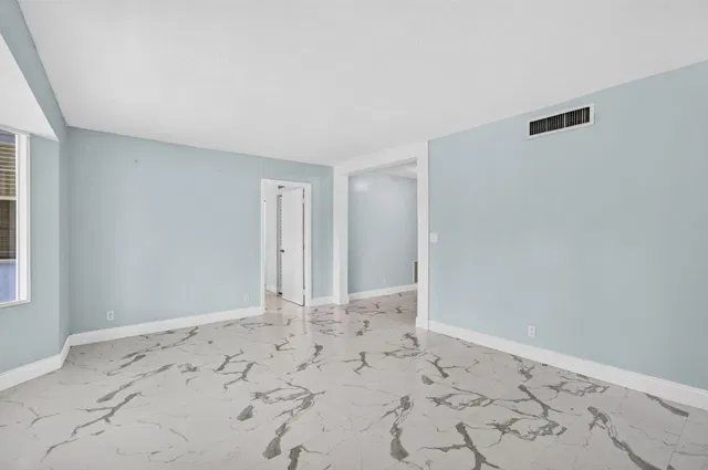 Residence photo 7