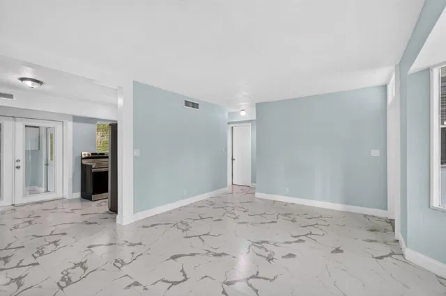 Residence photo 9